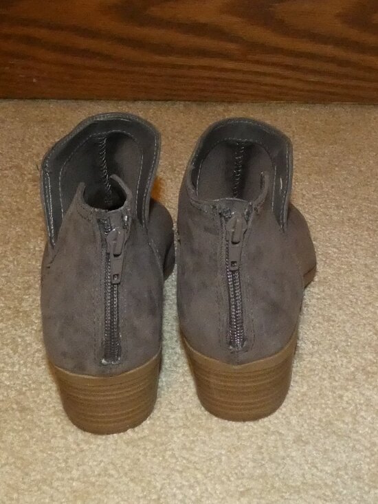 Express Booties Size 9 - Picture 4 of 5